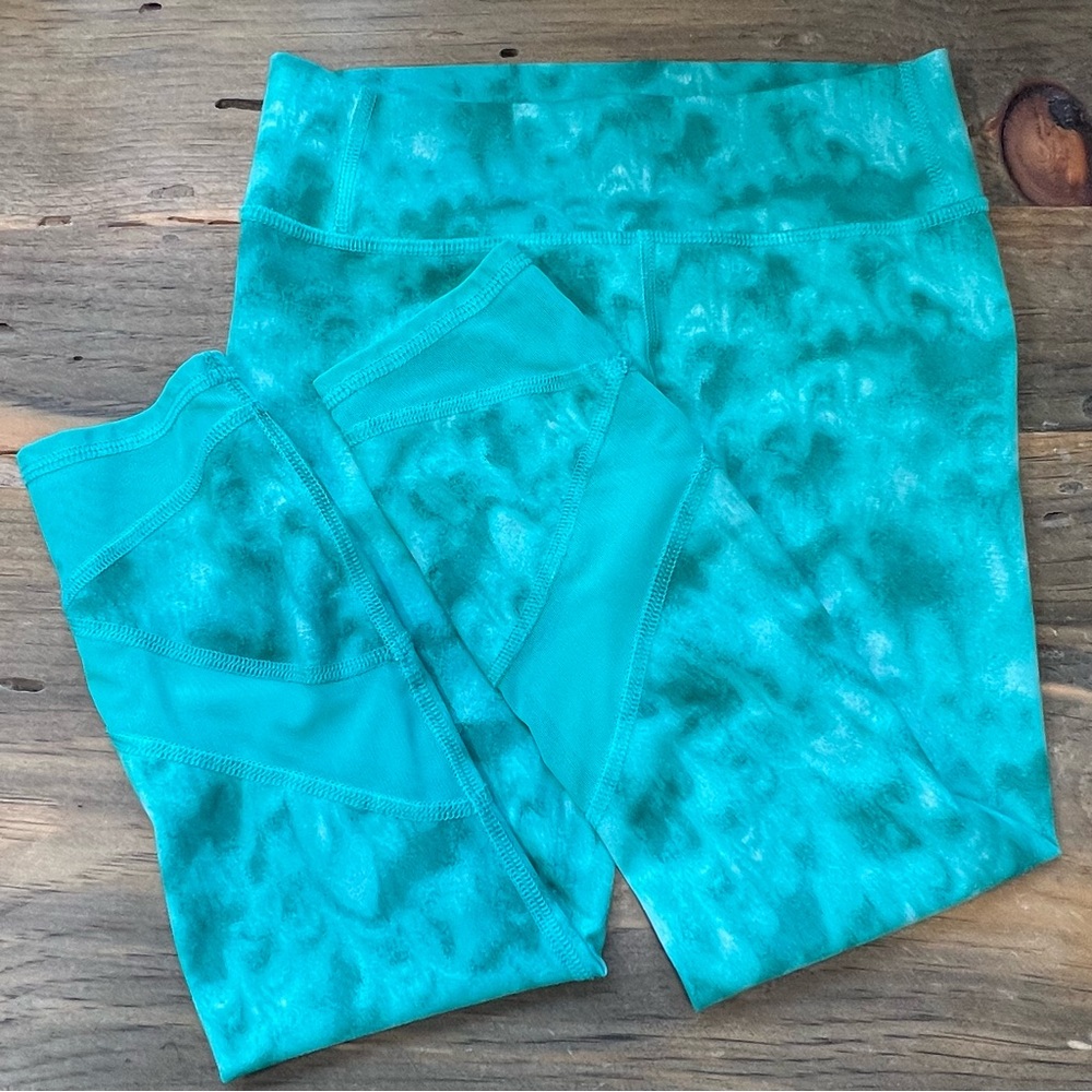 All in Motion‎ Kids Girls Jade Green Tie Dye Capri Leggings Med 7/8 Mesh Accents